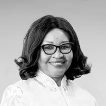 Dr. Ije Jidenma